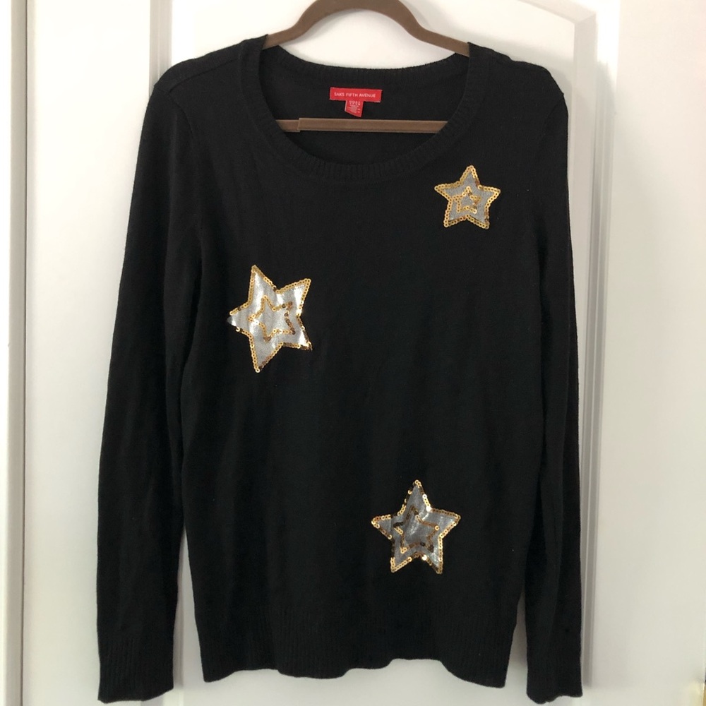 🐣3/$30🌷 Cute sweater with sequin star detail from Saks, size S, EUC!